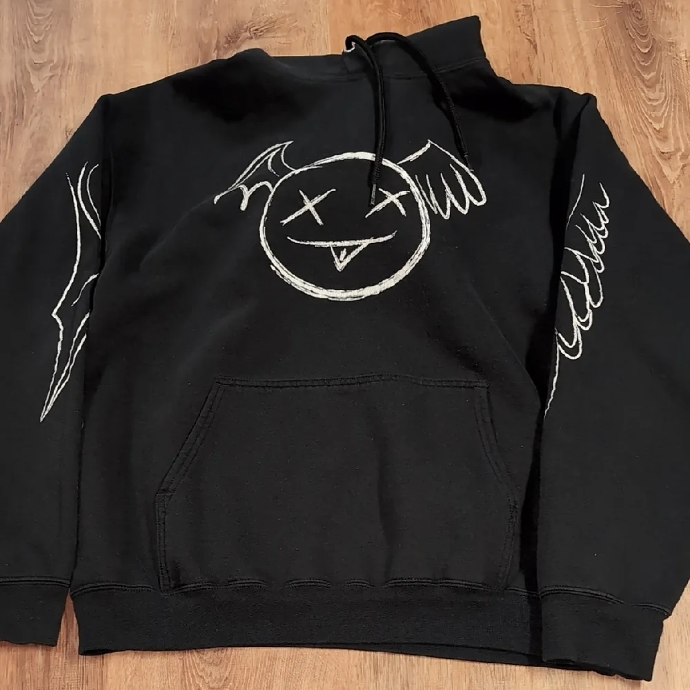 Women's Graphic Pullover Hoodie - Picture 5 of 5